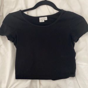 plain black cropped tshirt